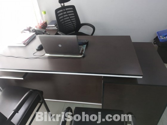 Executive Table (Boss)